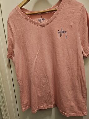 Guy Harvey Men's V-Neck T-Shirt in Dusty Pink